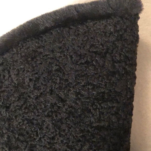 NWT faux Persian lamb black Inez boots from Tom’s with super soft fur lining - Picture 2 of 16